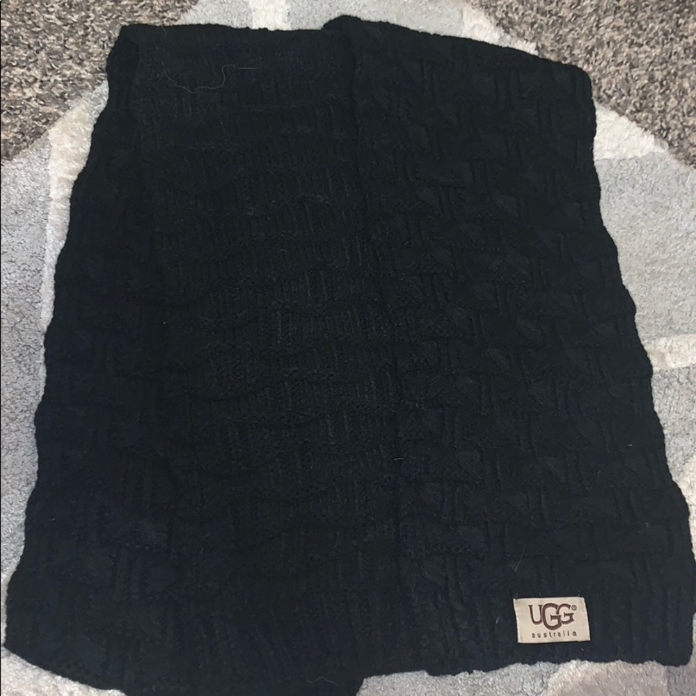 Black knit scarf from UGG